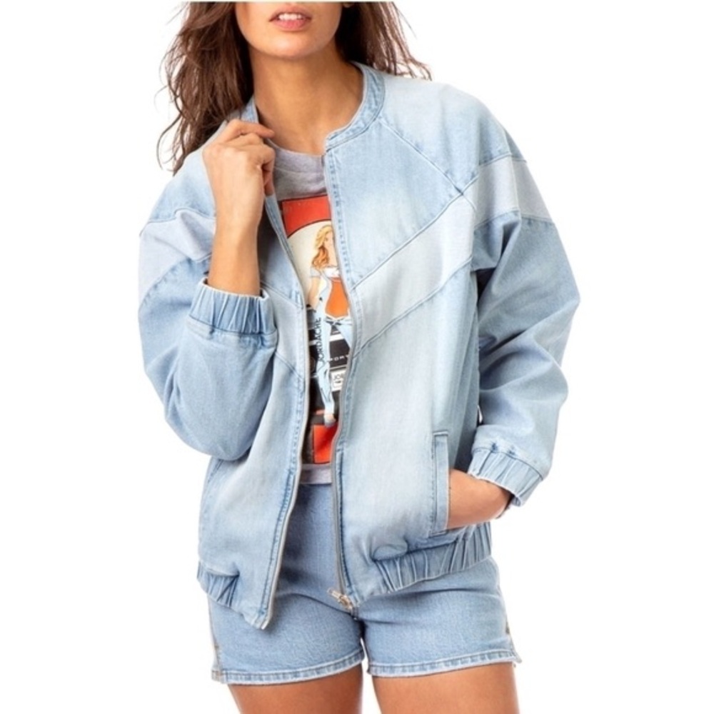 Jordache Vintage Bailee Bomber Denim Jacket Light Wash Oversized Size Large NWT - Picture 2 of 7